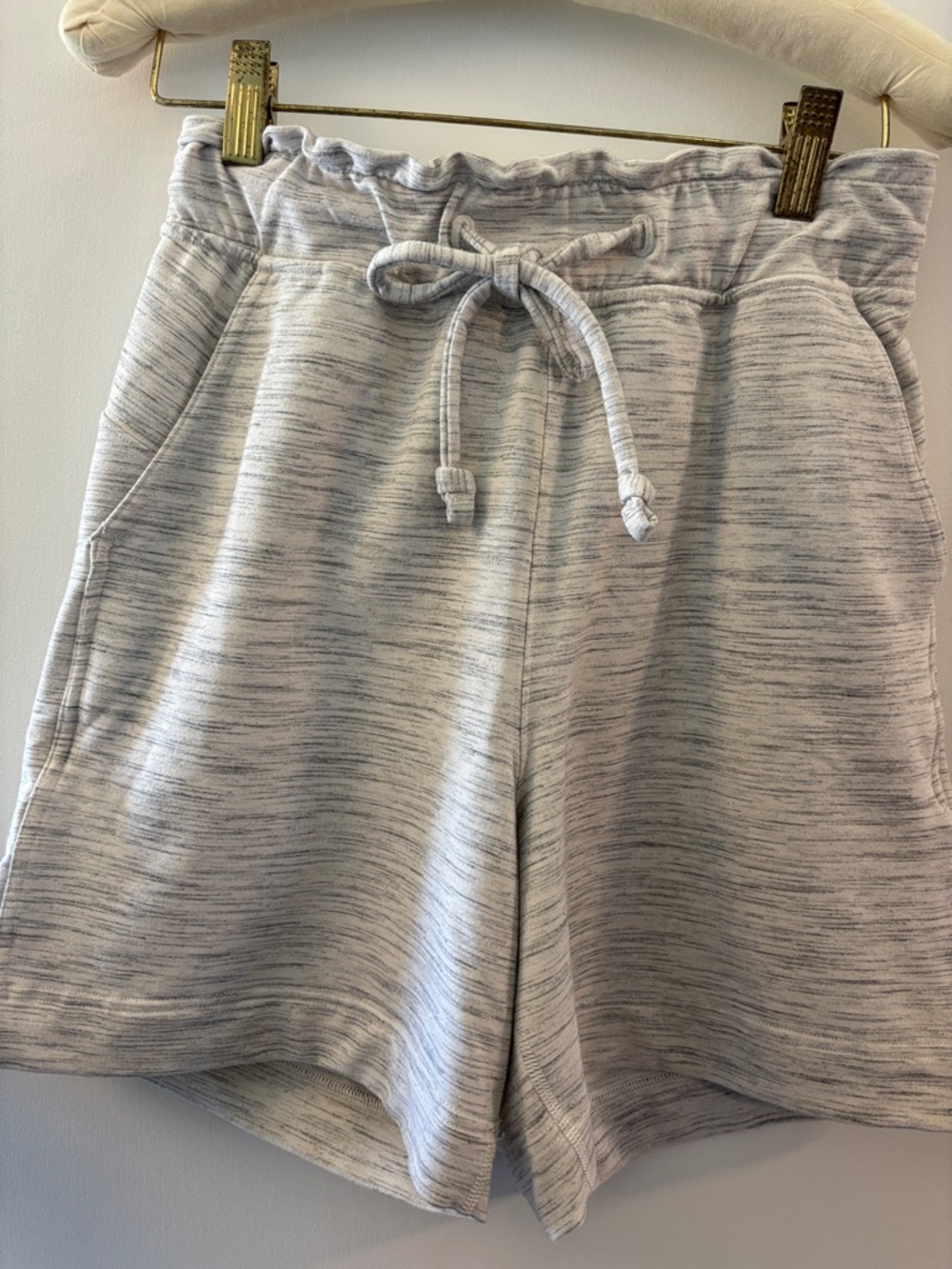 Lulu Lemon Women's Heathered Drawstring Lounge Shorts - Light Gray